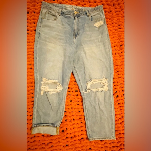 American Eagle Outfitters Denim - American Eagle Mom Jean